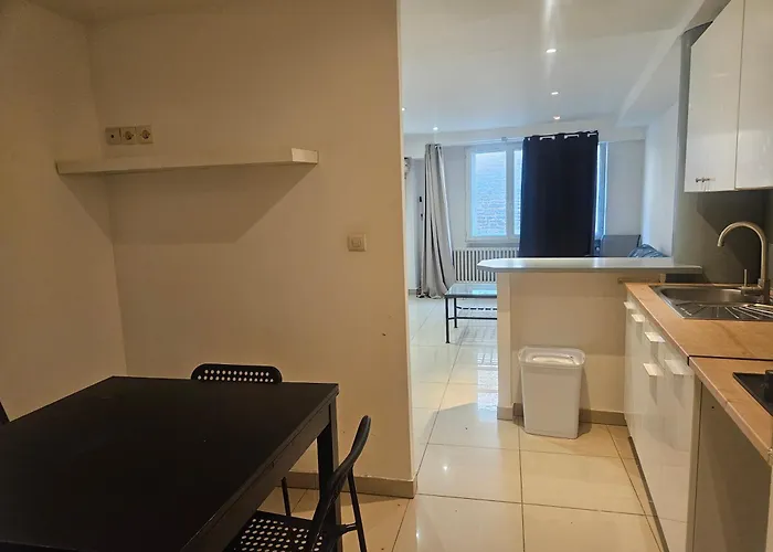 De La Pyramide Apartament Alençon